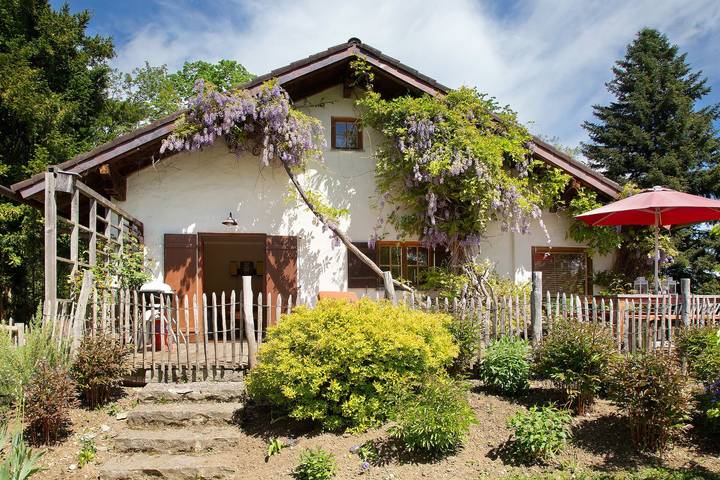 Ferienhaus für 8 Personen, mit Balkon und Garten