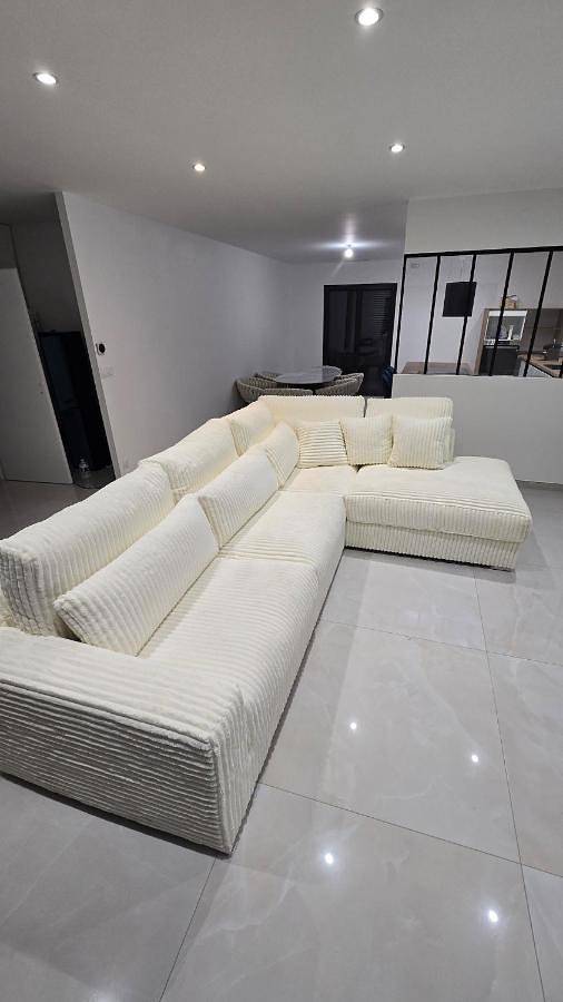 Cottage pour 7 personnes, avec terrasse et jardin ainsi que piscine et vue à Lavalette