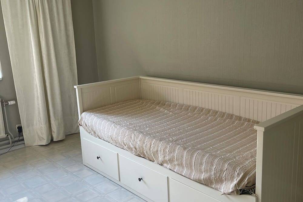 Large charming house with calm and green surroundings in Södertälje, Schwedische Ostsee