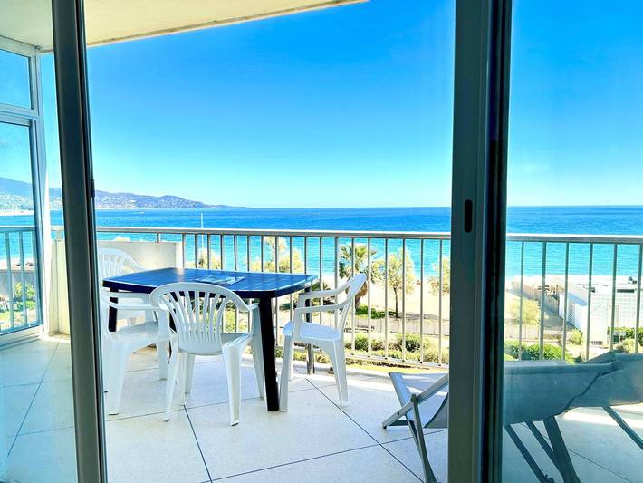 Location de vacances pour 6 personnes, avec Terrasse dans Le Lavandou
