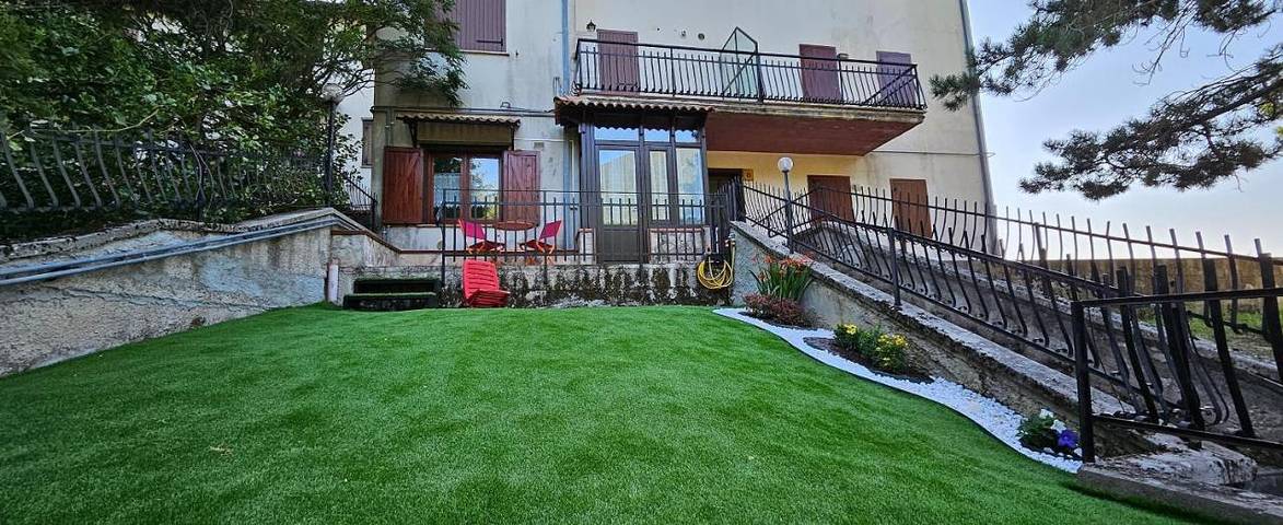 Casa vacanza per 6 persone, con giardino a Castel di Sangro