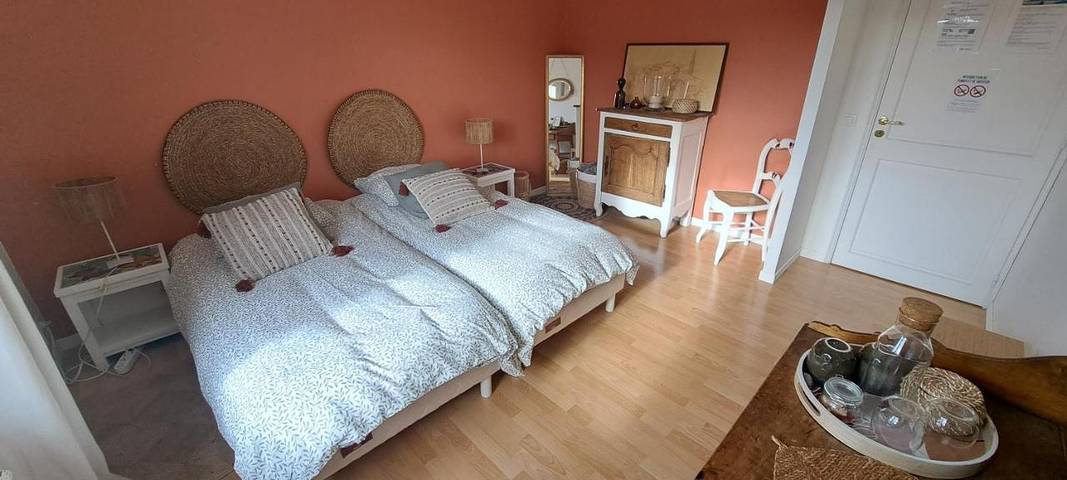 Chambre d’hôte pour 2 personnes, avec piscine ainsi que terrasse et vue dans l' Isère - 2