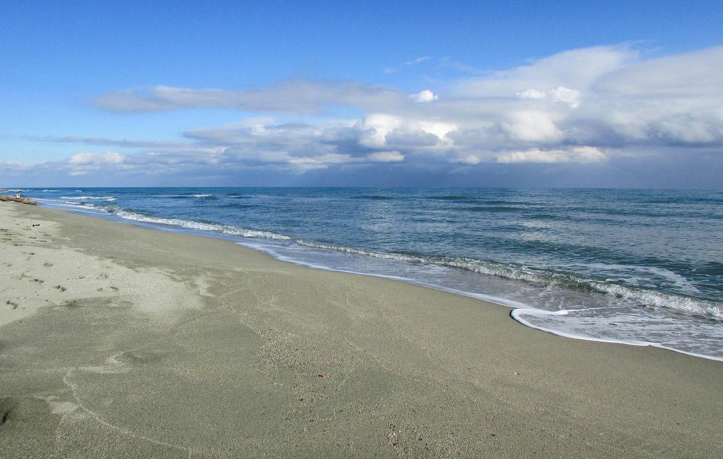 Reizende Ferienwohnung am Meer mit Terrasse und Parkplatz, in Strandnähe in San-Giuliano, Corte und Umgebung