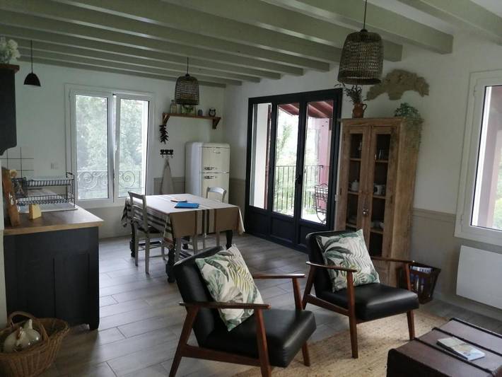 Location de vacances pour 2 personnes, avec Terrasse ainsi que Jardin et Vue à Espelette - 3