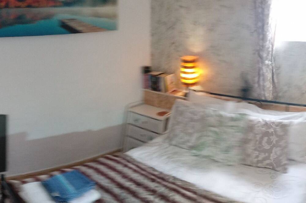 Private Guest Accommodation with Double Bed & En Suite. With private Entrance. in Puerto Lumbreras, Murrcia Binnenland