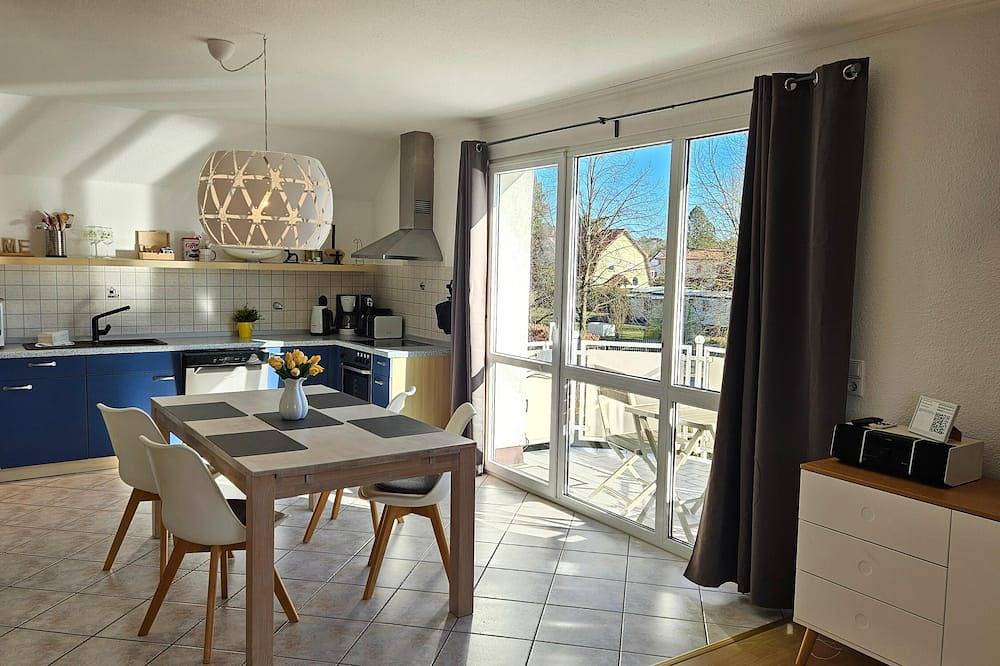 Appartement entier, Vacation apartment Waldweg, 2 adults + 1 child, 75m², balcony, attic in Bad Saarow, Dahme-Seengebiet