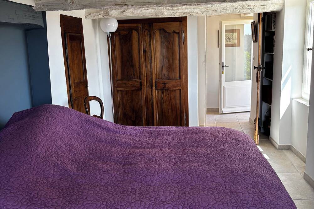 Authentic, fully renovated farmhouse in the heart of nature, absolute peace and quiet in Sault, Parc naturel régional du Mont-Ventoux