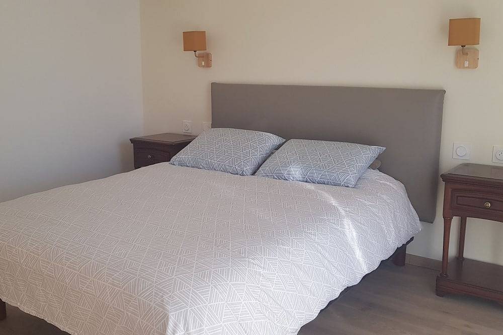 Entire apartment, Apart, closed parking, terace, near walking wood, accessible for disabled people in Chambray-lès-Tours, Tours region