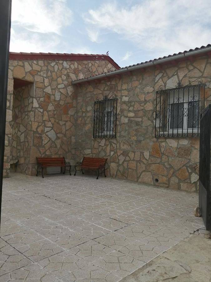 Casa rural para 8 personas, con vistas y jardín, Se admiten mascotas en Alto Tormes - 2