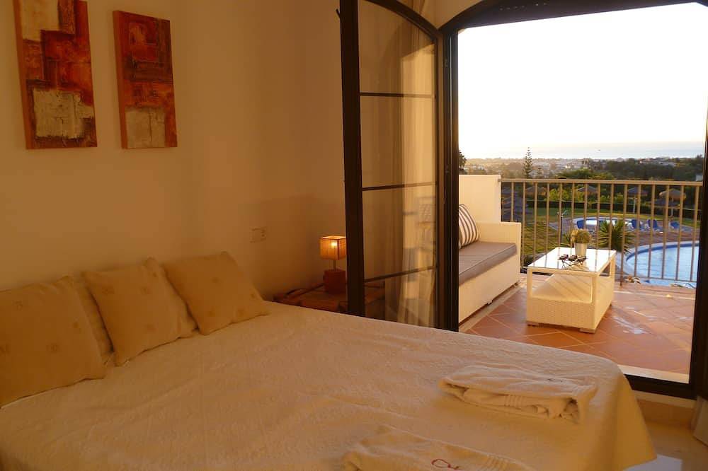 Entire apartment, Apartment Golf Club Los Arqueros near Puerto Banus - 2 bedrooms- Internet -Uk Tv in Los Arqueros Golf and Country Club, Benahavís