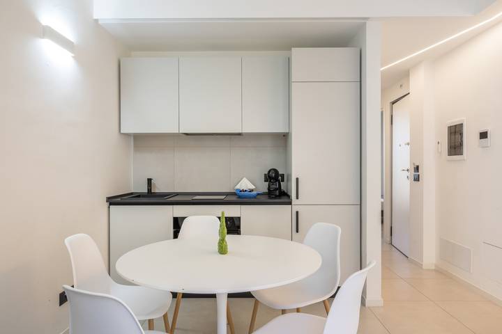 Appartement entier, Maison de vacances 'Calcagno Home' avec terrasse privée, Wi-Fi et climatisation in Milazzo, Province de Messina