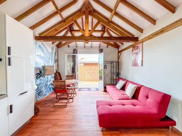 Gîte pour 4 personnes, avec jardin ainsi que piscine et vue, animaux acceptés dans Anse Mabouyas - 2