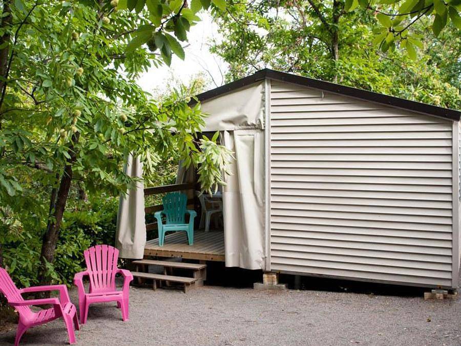 Camping Les Châtaigniers - Mobilheim 4 personen - Tithome von Mittwoch zu Mittwoch in der Saison - ohne Dusche in Ribes, Parc naturel régional des Monts d'Ardèche