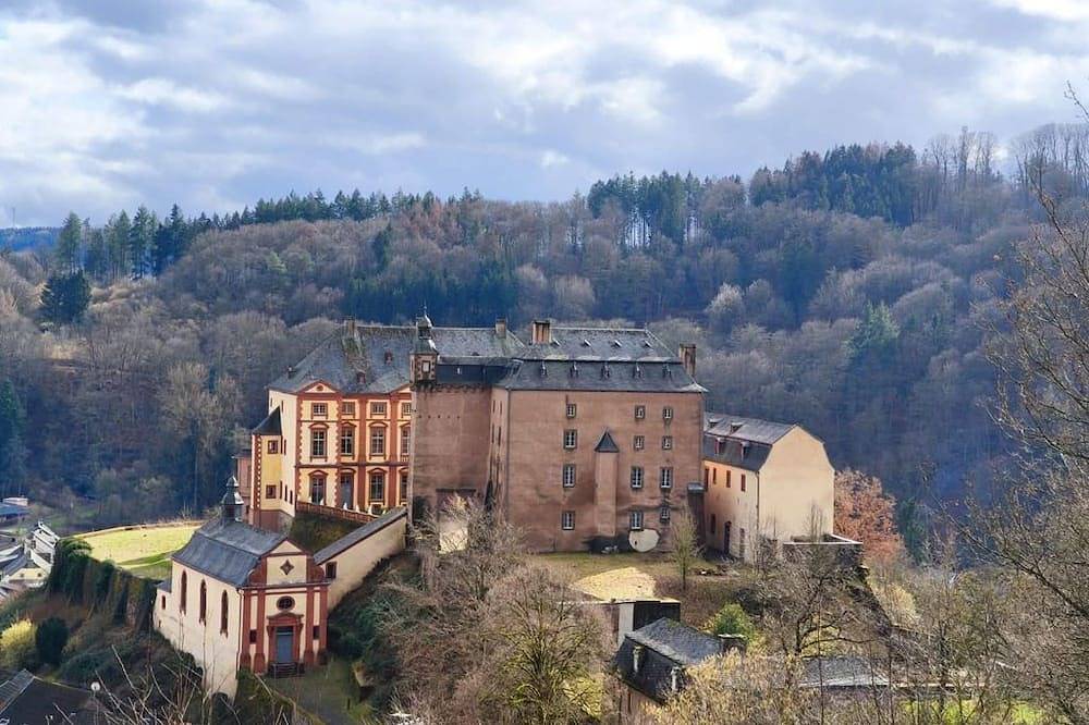 Ganze Wohnung, Appartement Ernestine - Chateau Suites - Schloss Malberg in Malberg, Eifelkreis Bitburg-Prüm