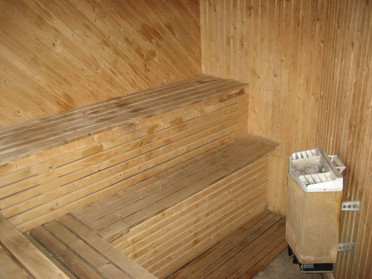 Hus i Sysslebäck ved Letten-sjøen in Letafors, Värmland