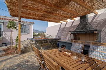 Villa for 4 Guests in Peloponnese region, Picture 1