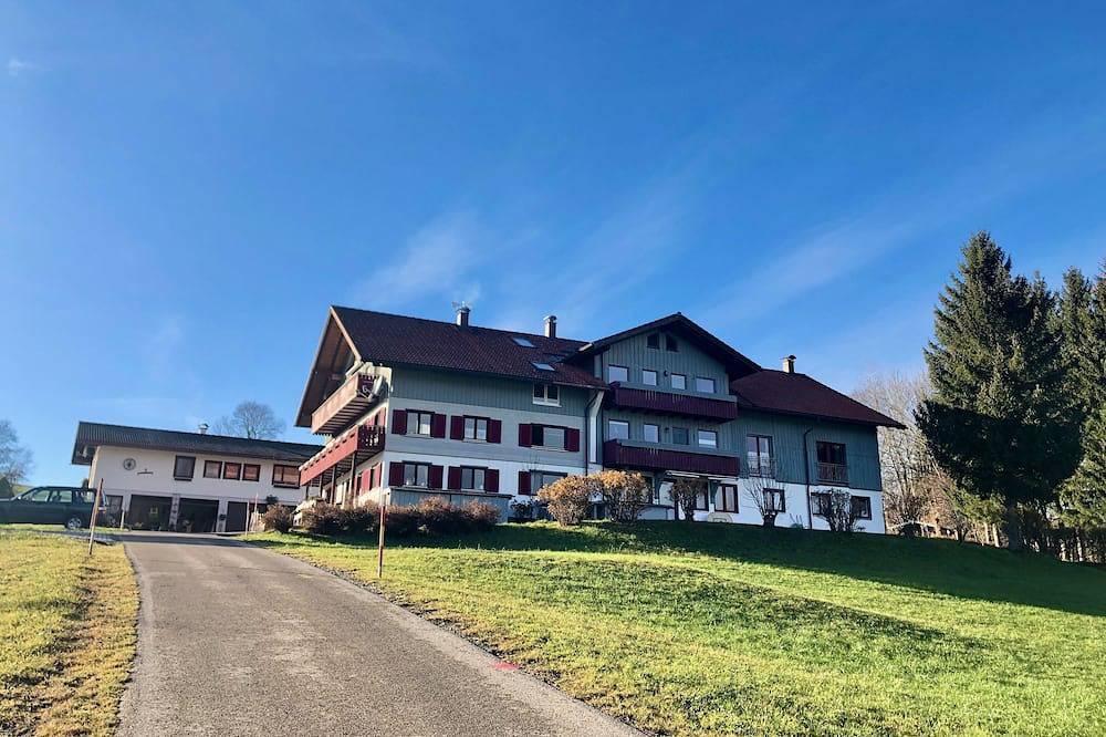 Ganze Wohnung, Panoramablick mit 2 Balkonen und Schweden Ofen in Stiefenhofen, Bayerisch Schwaben