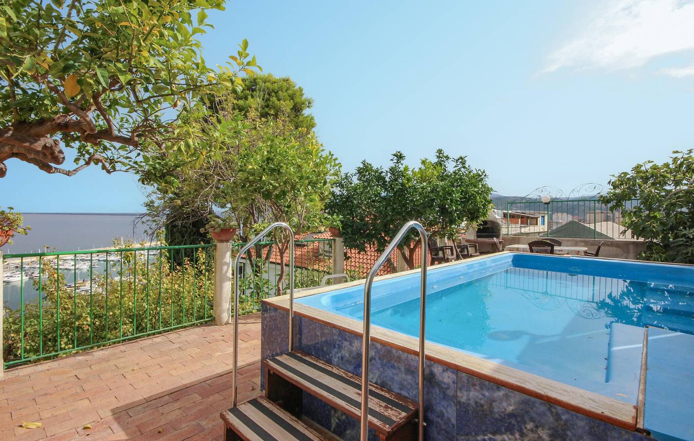 Entire holiday apartment, Holiday apartment for 6 people with terrace in Agropoli, Cilento