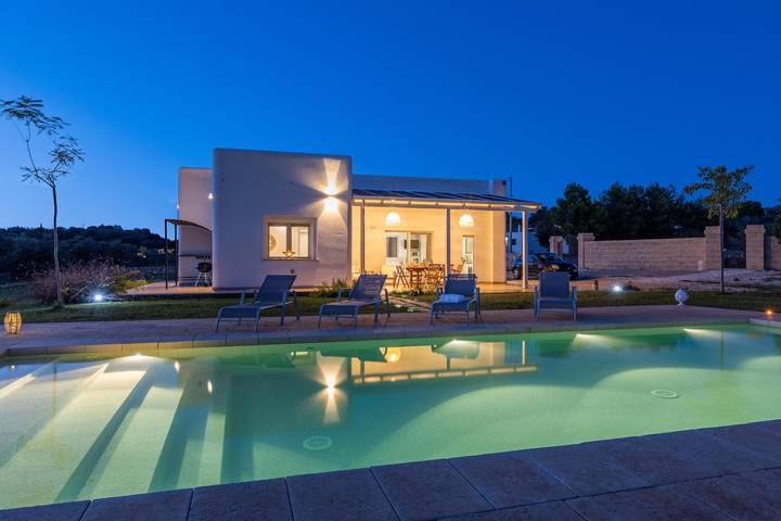 Villa per 6 persone, con Balcone/Terrazza e Terrazza nonché Giardino e Panorama in Puglia