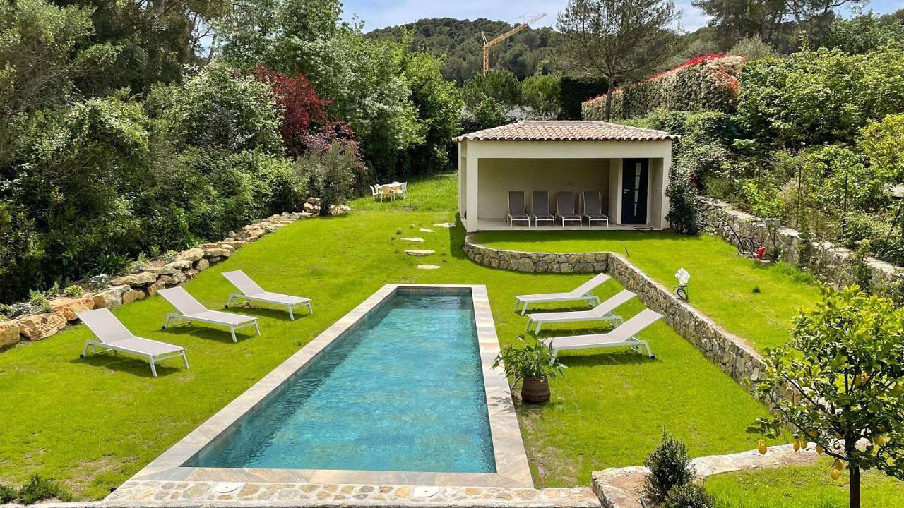 Superior Double Room in Mougins, Côte méditerranéenne (France)
