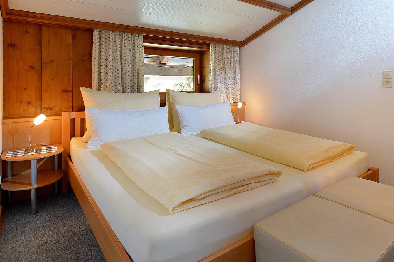 Ganze Ferienwohnung, Appartement 2, 1 Schlafz.1Wohnschlafr.Du/Bad/Küche in Scheffau am Wilden Kaiser, Kitzbüheler Alpen