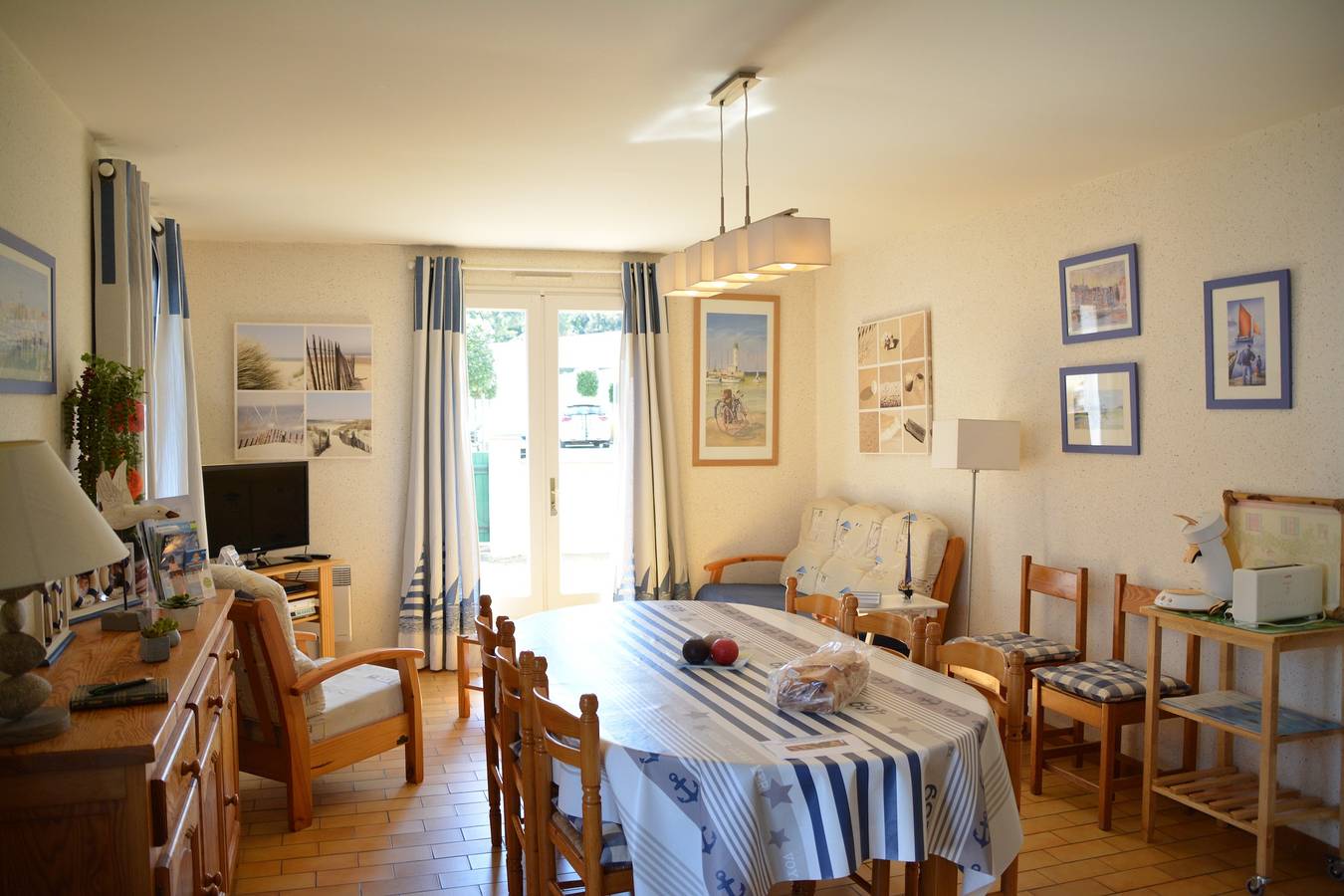 Holiday Home 'Les Floralies' with Private Terrace, Private Garden and Wi-Fi in La Tranche-sur-Mer, Vendée