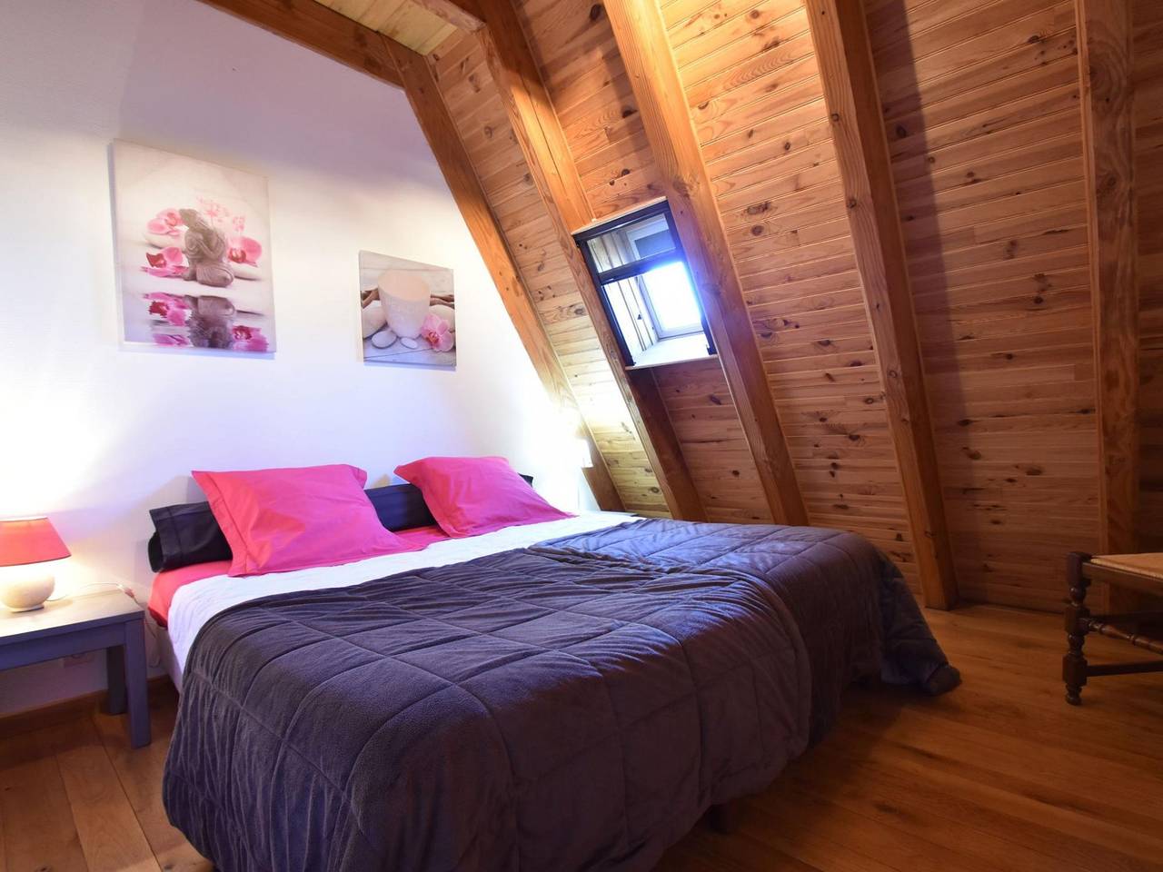 Authentic holiday home with private swimming pool and stunning view in France in Gramat, Quercy