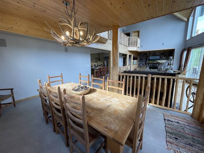 Cabin rentals and lodges for 15 people, with hot tub and garden in Alberta