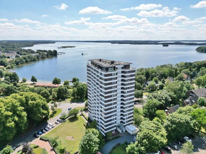 Ferienwohnung für 2 Personen, mit Balkon und Seeblick sowie Ausblick in Plön