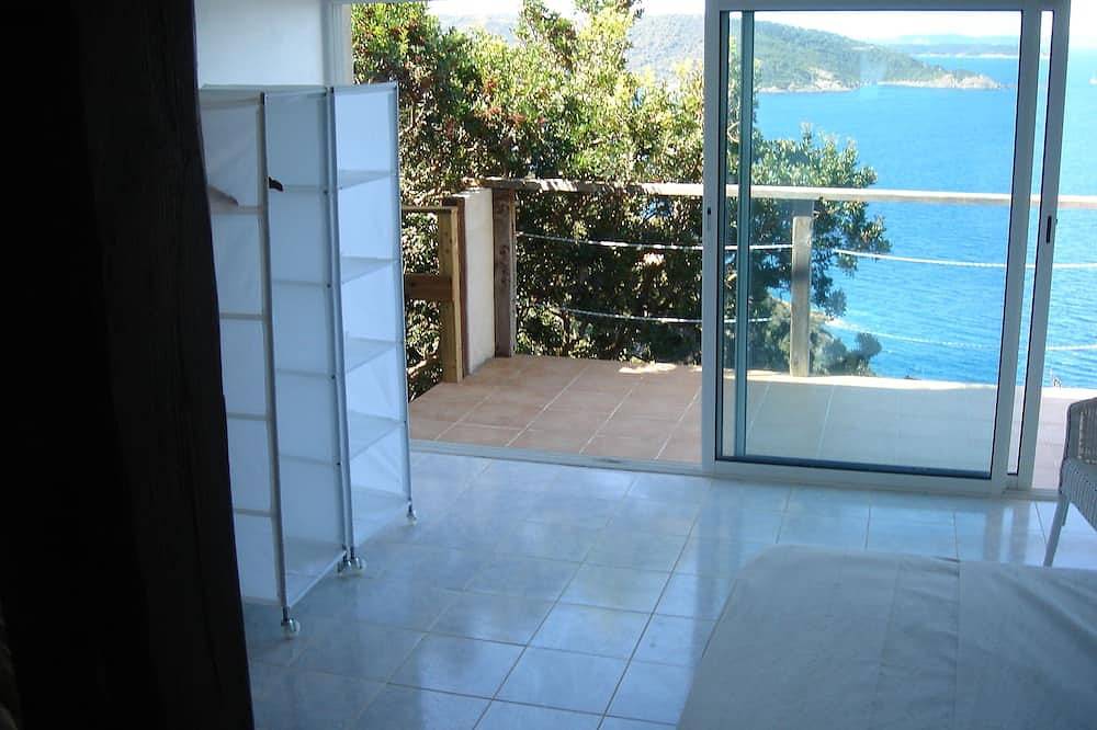 Ganze Wohnung, Studio auf der Ile du Levant - herrlicher Meerblick in Hyeres, Parc national Port-Cros