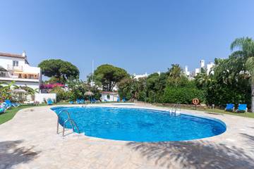 Apartment for 2 People in El Paraíso, Estepona, Photo 4