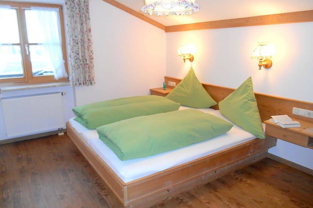 Ganze Wohnung, Gepflegtes Haus in ruhiger, sonniger Ortsrandlage mit Bergblick - 3 Sterne Dtv in Pfronten, Bayerisch Schwaben