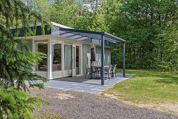 Bungalow für 4 Personen, mit Balkon/Terrasse und Terrasse in Drenthe