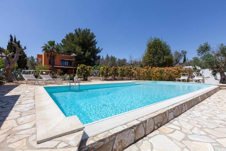 Casa vacanza per 12 persone, con Balcone e Terrazza nonché Giardino e Piscina a Galatina
