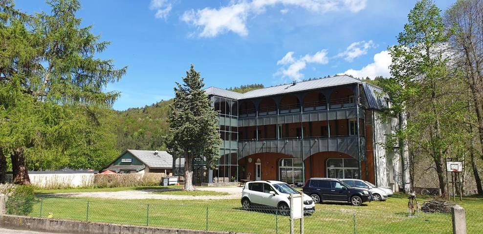 Gîte pour 2 personnes, avec vue et jardin à Prades (Ariège)