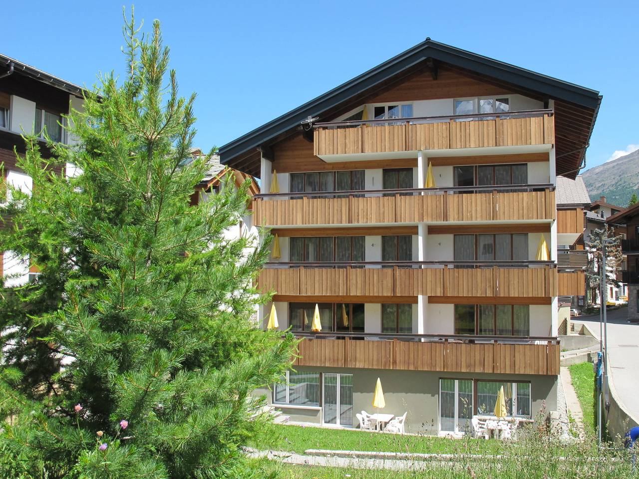 Ganze Ferienwohnung, Appartementhaus Venetz (Saas107) ruhige Lage direkt an Skibushaltestelle in Saas-Fee, Walliser Alpen