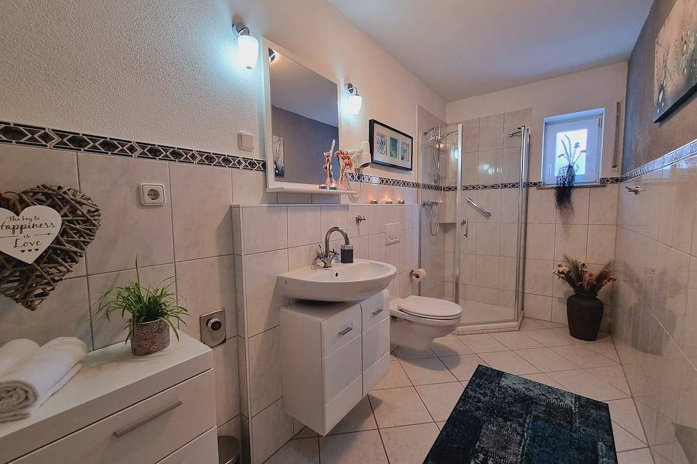 Appartement entier, Eifel Dream Kleinenims avec jacuzzi extérieur privé et sauna in Burbach, Arrondissement d'Eifel-Bitburg-Prüm