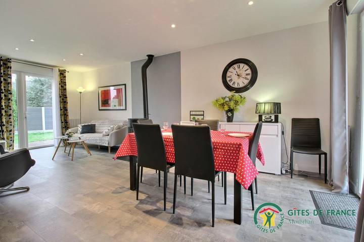 Gîte pour 5 personnes, avec terrasse et jardin dans Plage de la Mine d'Or - 4