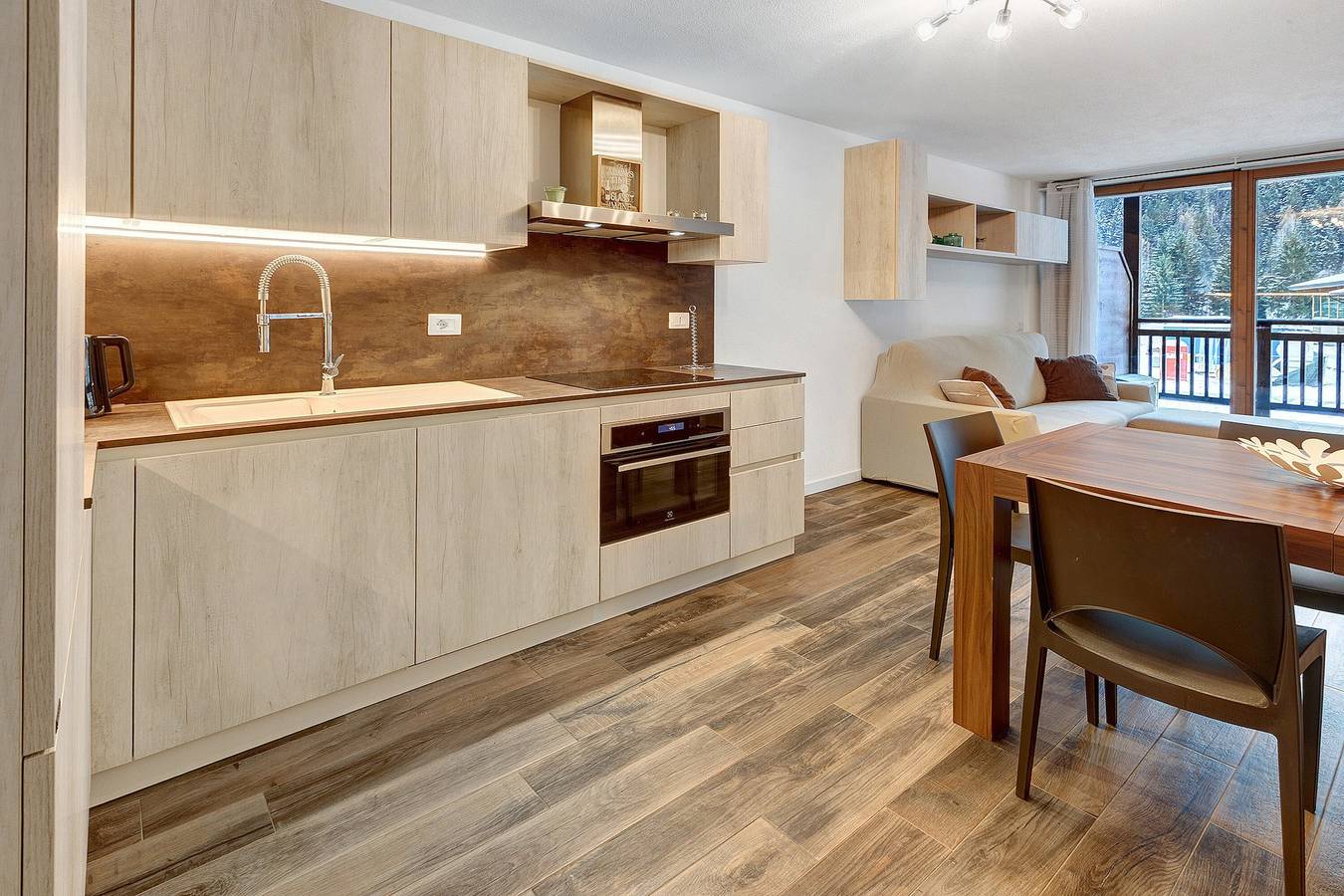 Appartamento intero, Appartamento 'Viola' con Vista Montagna, Balcone e Wi-Fi in Valdidentro, Parco Nazionale dello Stelvio