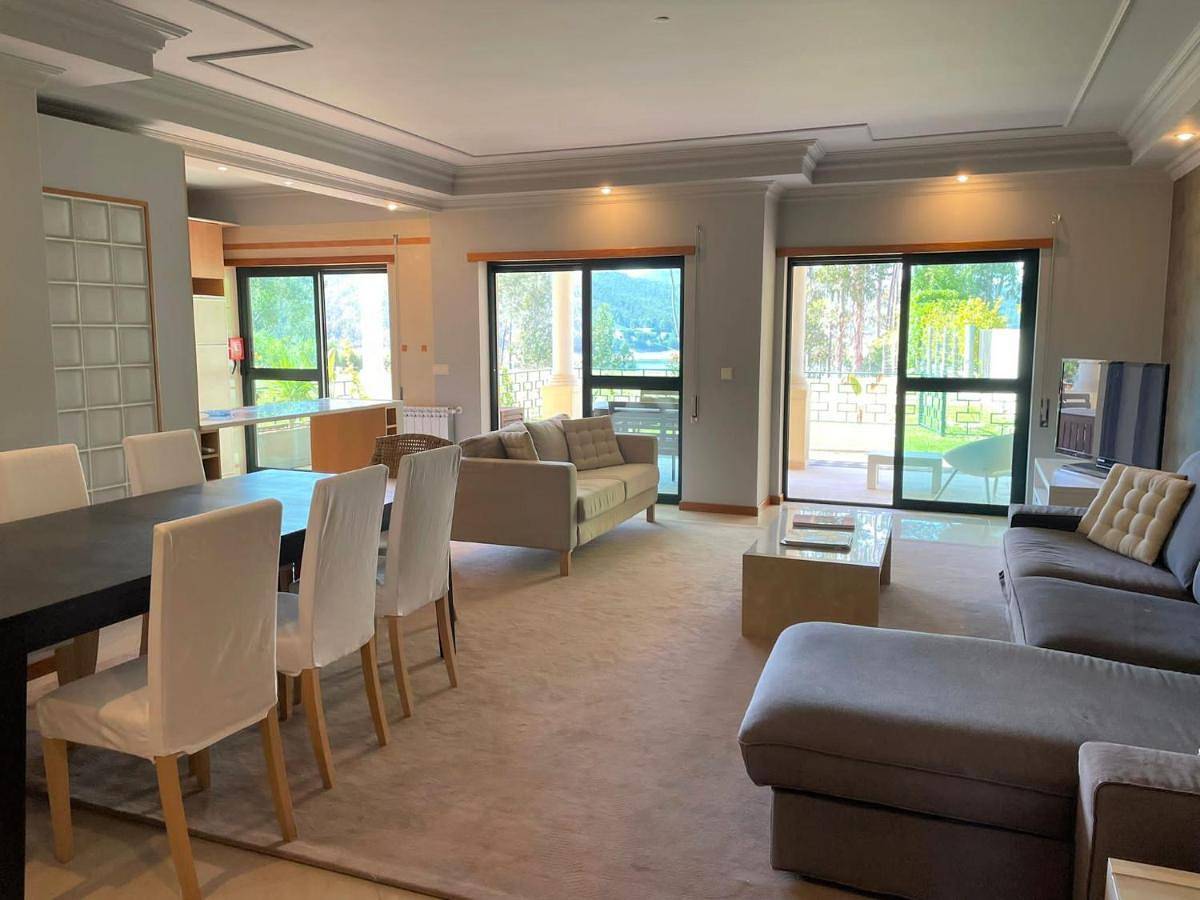 Apartamento inteiro, Two-Bedroom Apartment in Águas Belas, Distrito de Santarém