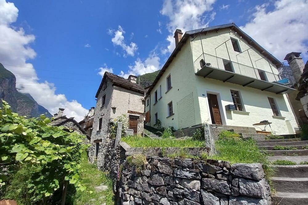 \"Casa Coerente\" Cavergno - ganzes Obergeschoss mit Zimmer #1-4 in S. Carlo (Val Bavona), Cevio