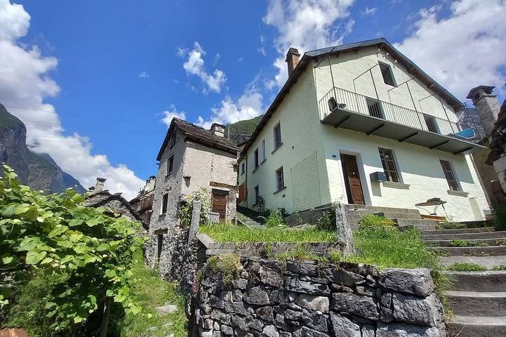 Ferienhaus für 6 Personen in Cevio