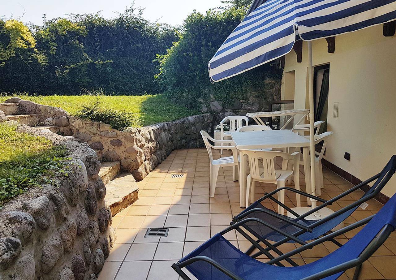 Apartamento entero, Residenz Primera Zweizimmer-Wohnung Tipo D2 sous Terrain für 4 Personen in Manerba del Garda, Montañas Garda