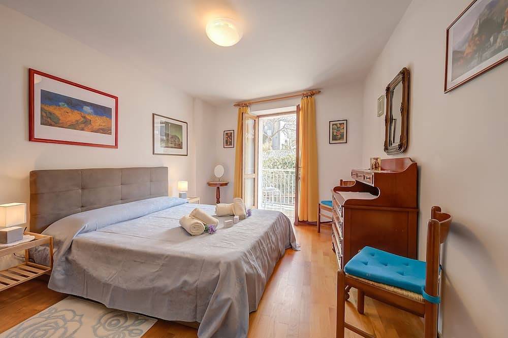 Entire apartment, Appartamento Miorelli 1, Torbole sul Garda, Italy in Torbole, Nago-Torbole