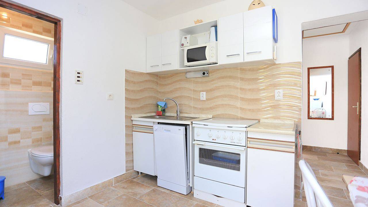 Apartamento vacacional entero, Ferienwohnung für 4 Personen (30 m²) in Rogoznica in Rogoznica, Condado de Šibenik-Knin