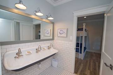 Vacation House for 28 Guests in Orange Beach, Mobile Bay, Picture 3