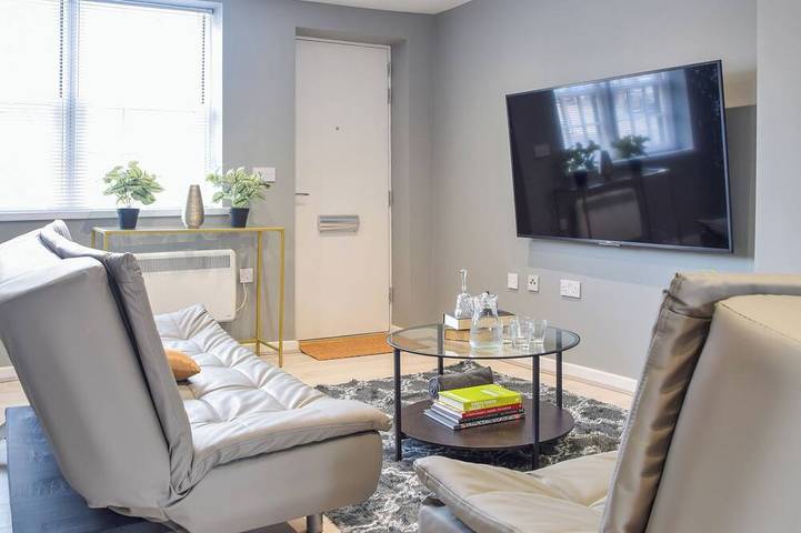 Apartment for 5 people, with garden in Stoke-on-Trent