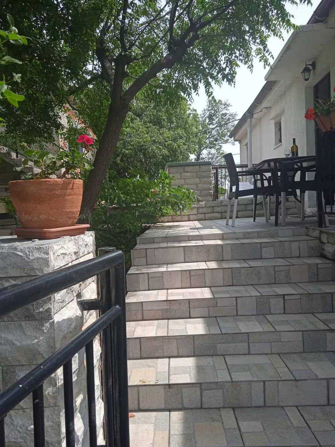 Ganze Wohnung, 1-Zimmer-Ferienwohnung mit Balkon und Meerblick Prizna, Senj A-27894-a in Cesarica, Naturpark Velebit