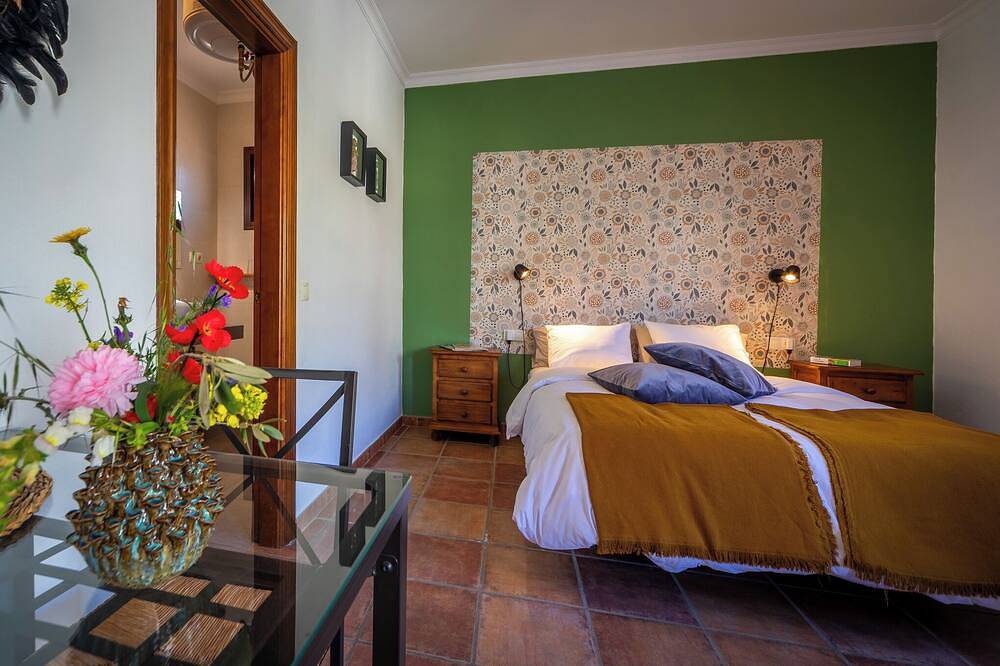 Boutique B&B Casa La Calera/ Caminito del Rey-15 min/Ronda-25 min/ Teba-5 min in Teba, Málaga Provinz