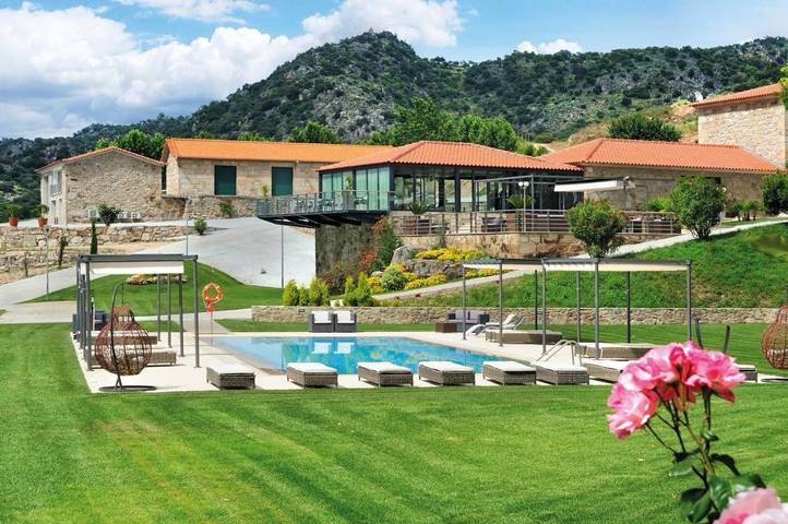 Maison de campagne pour 4 personnes, avec Terrasse ainsi que Jardin et Piscine à Vila Flor